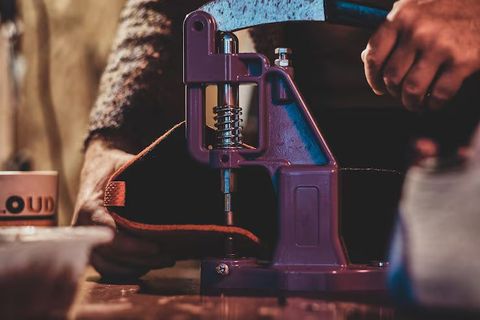 Hot Foil Stamping Machines Explained: Discover Working Principles, Materials, and Technical Knowledge