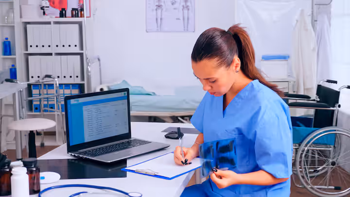 Online CNA Programs: Complete Guide to Training and Certification