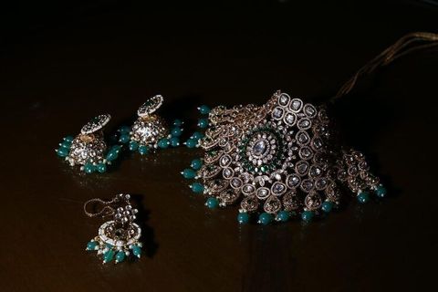 Guide to Diamond Bridal Jewellery Sets: Explanation, Tips, and Information